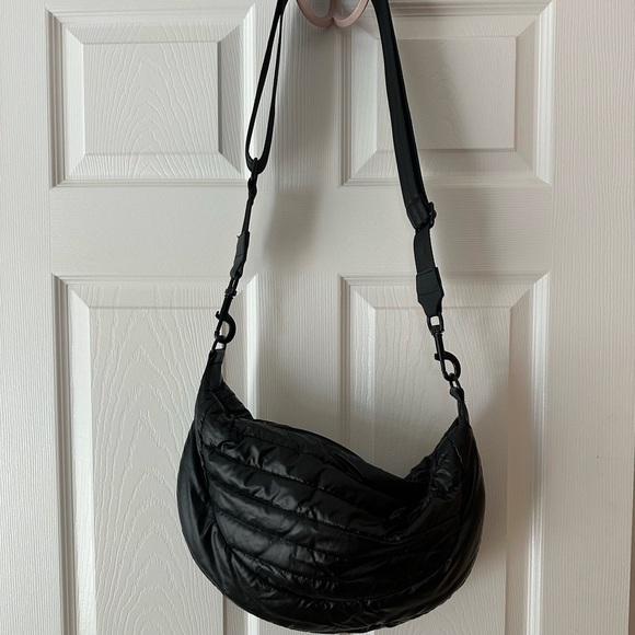 Think Royln Elton Black Quilted Large Crossbody Hobo Bag with adjustable Strap - Picture 5 of 7